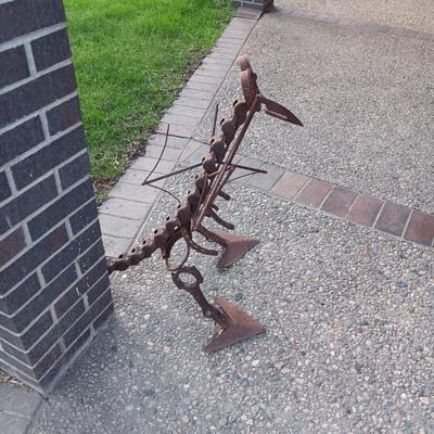REALLY NEAT YARD ART FROM REPURPOSED METAL PARTS