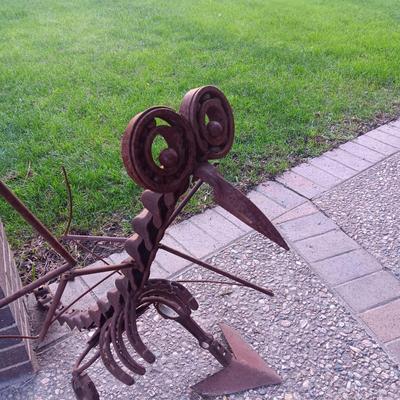 REALLY NEAT YARD ART FROM REPURPOSED METAL PARTS