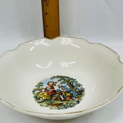 Homer Laughlin Serving Bowl Colonial Era Man & Woman