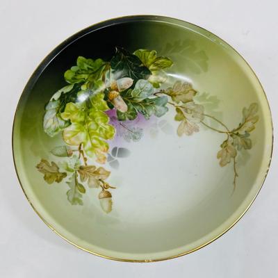Vintage Reinhold Schlegmitch Tillowitz Silesia Green Leaves & Acorns Bowl 10" dia.
