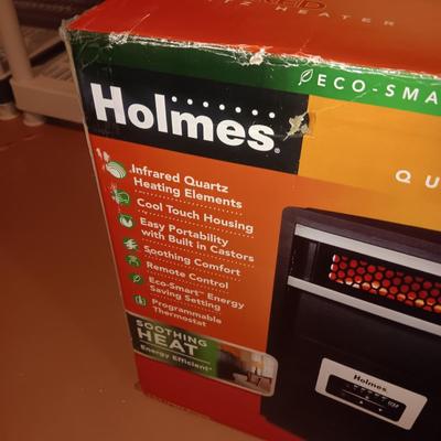 LIKE NEW HOLMES INFRARED QUARTZ HEATER