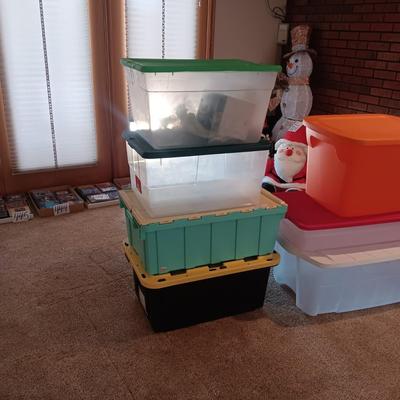 A VARIETY OF STORAGE TOTES
