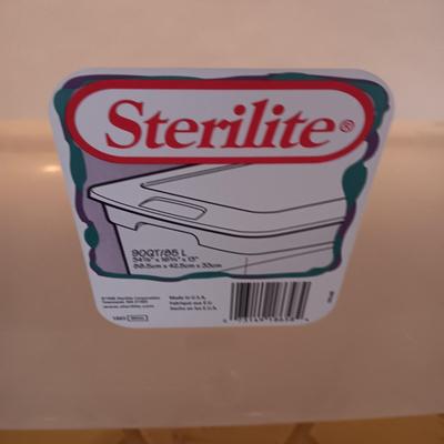 7 STORAGE TOTES