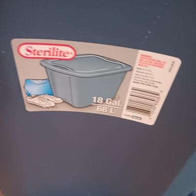 7 STORAGE TOTES