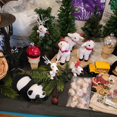 HUGE VARIETY OF DECORATIONS