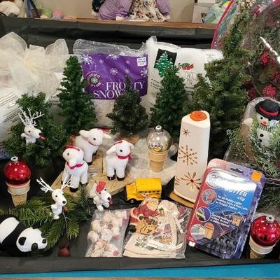 HUGE VARIETY OF DECORATIONS