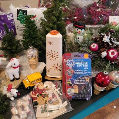 HUGE VARIETY OF DECORATIONS