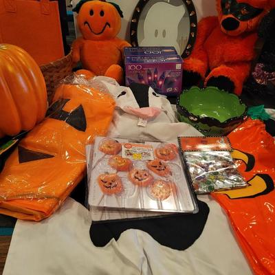 HALLOWEEN DECORATIONS
