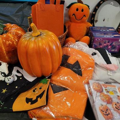 HALLOWEEN DECORATIONS