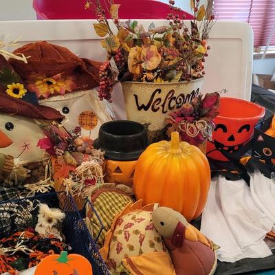 FALL AND HALLOWEEN DECORATIONS