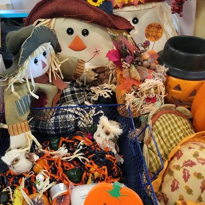FALL AND HALLOWEEN DECORATIONS