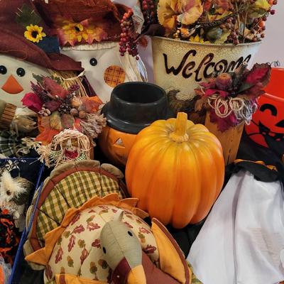 FALL AND HALLOWEEN DECORATIONS