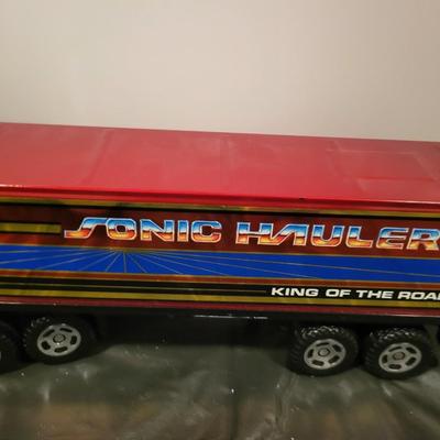 METAL TRU-SCALE TRACTOR, INTERNATIONAL BALER AND PLASTIC SONIC HAULER