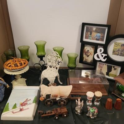 A VARIETY OF HOUSEHOLD ITEMS AND DECOR