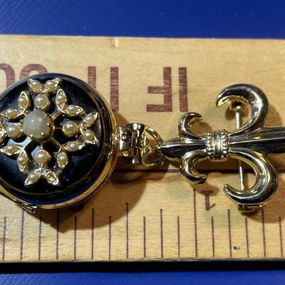 Vintage CORO Pegasus Gold-tone Seed Pearl Family Album Double Locket Brooch in Very Good Preowned Condition.