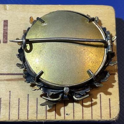 Antique Victorian Dated 1899 Wreath Photograph Pin/Brooch as Pictured.
