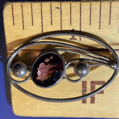 Vintage Sterling Silver Dainty Amethyst Pin in Very Good Preowned Condition as Pictured.