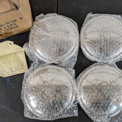 Reproduction V8 Ford Hubcaps