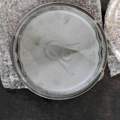 Reproduction V8 Ford Hubcaps