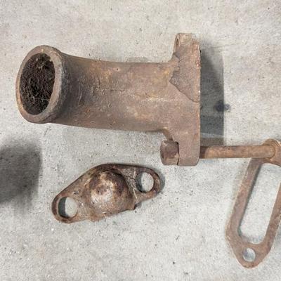 Mixed Early Ford Pieces