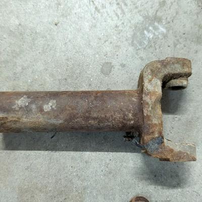Mixed Early Ford Pieces