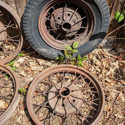 Straight Spoke Wheels Small Cap