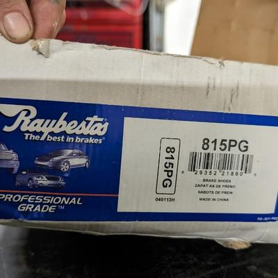 NIP Rear Brake Shoes for 2005 Colorado Extreme