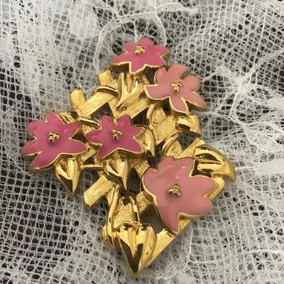 Monet gold tone pink flowers pin