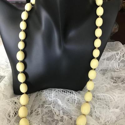 Pastel yellow beaded necklace