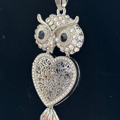 Charm necklace, diamond, hollow heart shaped al pendant, silver Tone chain