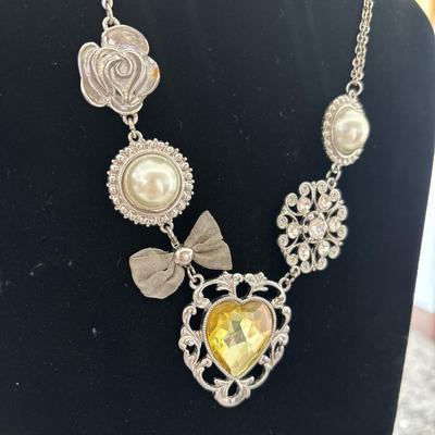 Shabby chic women’s fashion necklace