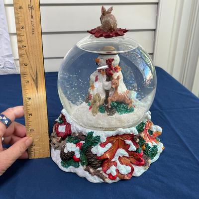 Snowman snow globe