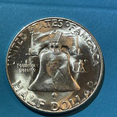 1951-S CHOICE BU FRANKLIN SILVER HALF DOLLAR AS PICTURED.