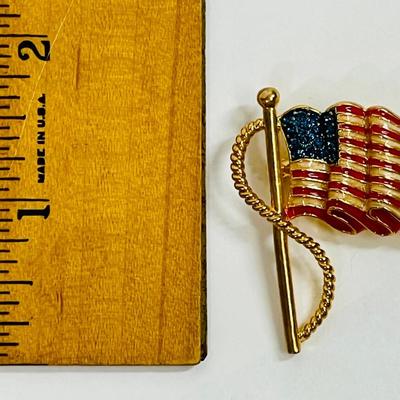 Patriotic American Flag Pin Brooch