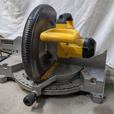 DeWalt 705 Compound Miter Saw