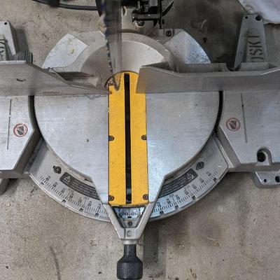 DeWalt 705 Compound Miter Saw