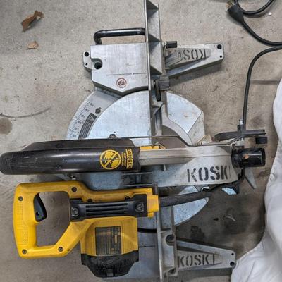 DeWalt 705 Compound Miter Saw