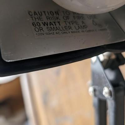 Illuminated Magnifying Lamp