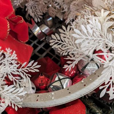 Vintage Christmas Florals and Ribbon