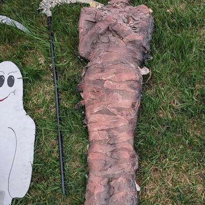 Oversized Halloween Decorations