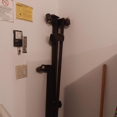 KING SIZE BED FRAME ON CASTERS
