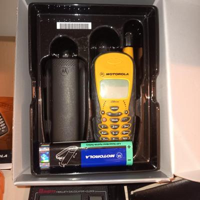 2 OLD CELL PHONES, JACK STAND, BUNGEE CORDS, 2 ROLLS OF TWINE AND MORE