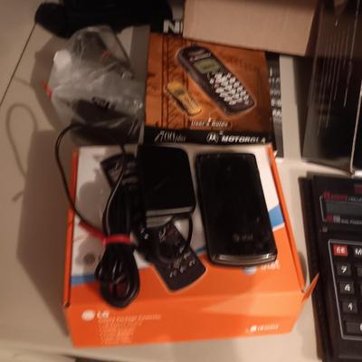 2 OLD CELL PHONES, JACK STAND, BUNGEE CORDS, 2 ROLLS OF TWINE AND MORE
