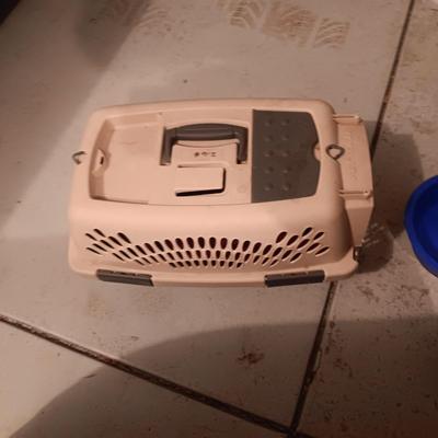 SMALL PET CARRIER, FOOD/WATER DISHES & SOFT SIDED SPORT PET ENCLOSURE