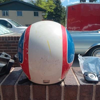 BELL MOTO 4 HELMET, SIDE MIRRORS, HARLEY DAVIDSON SPARK PLUGS