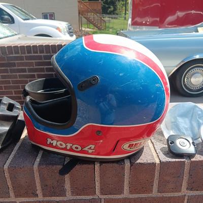 BELL MOTO 4 HELMET, SIDE MIRRORS, HARLEY DAVIDSON SPARK PLUGS