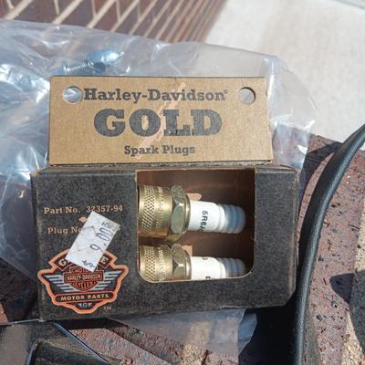 BELL MOTO 4 HELMET, SIDE MIRRORS, HARLEY DAVIDSON SPARK PLUGS