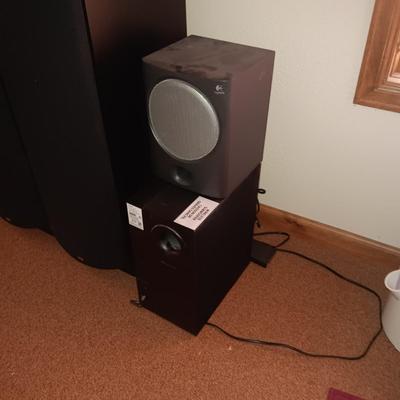 3 DCM SPEAKERS, 1 SAMSUNG AND A WIRELESS SUBWOOFER