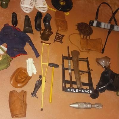GI JOE ARMY JEEP 7000 WITH TRAILER AND GI JOE ACCESSORIES