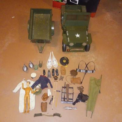 GI JOE ARMY JEEP 7000 WITH TRAILER AND GI JOE ACCESSORIES